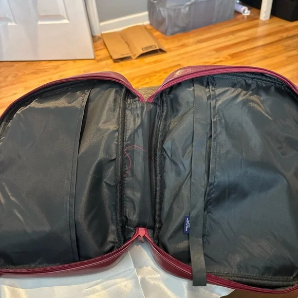 Elegant Red Bible Cover - Picture 8 of 8